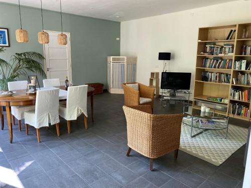 Közös társalgó / TV, Vakantiehuis De Zeeuwse Schuur in de Zak van Zuid-Beveland in Naaldwijk