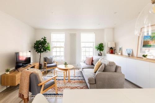 Premium Central House w Parking - Walk Everywhere, Bath (photo 9)