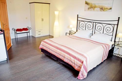 1 queen bed