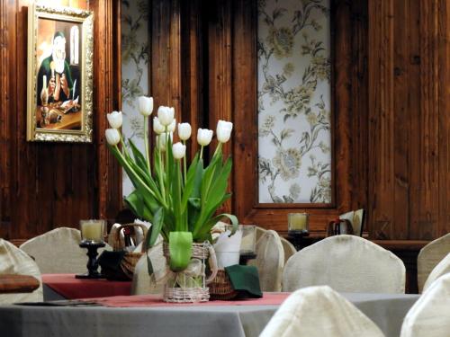 Étterem, Noclegi I Restauracja Zodiak in Skidzin
