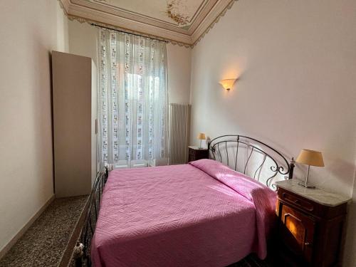 One-Bedroom Apartment image 4