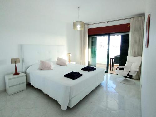 Beachfront flat with pool, Quarteira (foto 9)