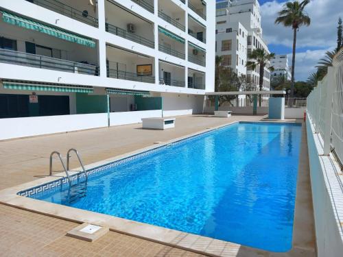 Beachfront flat with pool, Quarteira (foto 3)