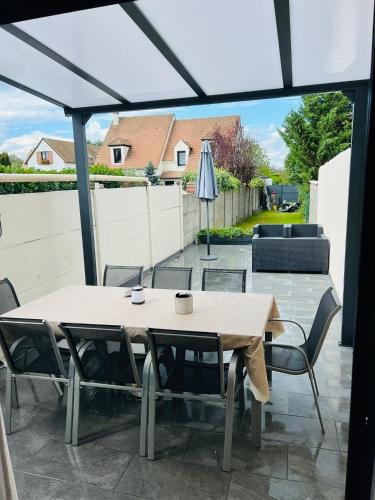 Maison - Jardin - Terrasse - Netflix - JO 2024 PARIS