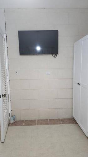 One-Bedroom Apartment image 7