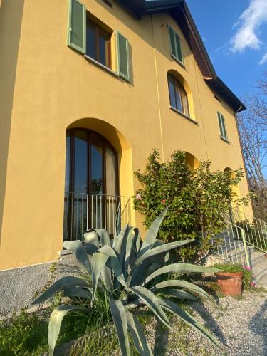Vista exterior, Casa Vacanza Cascina Ronco-natura e relax vicino Lago di Como in Erba