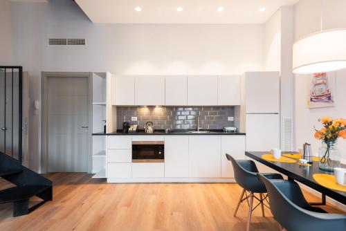 Major House - Luxury Apartments - image 2