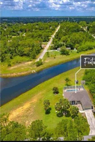 A szálláshely kívülről, Luxury contemporary hidden gem in Lehigh Acres (Florida)