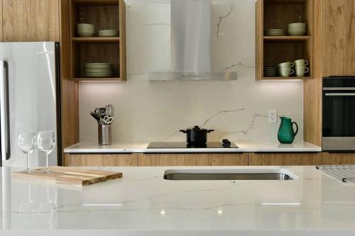 Konyha, Luxury contemporary hidden gem in Lehigh Acres (Florida)