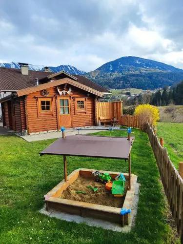 Harrys Blockhütte in Karres, Österreich
