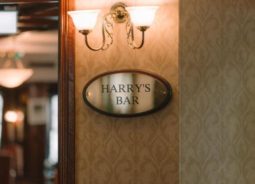 Kee's Hotel - image 8