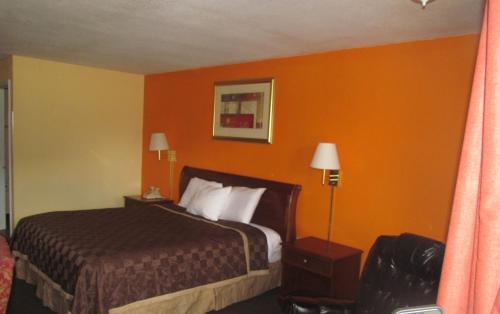 Red Carpet Inn - Augusta Located in Augusta Suburbs, Red Carpet Inn is a perfect starting point from which to explore Augusta (GA). Featuring a complete list of amenities, guests will find their stay at the property a comfort