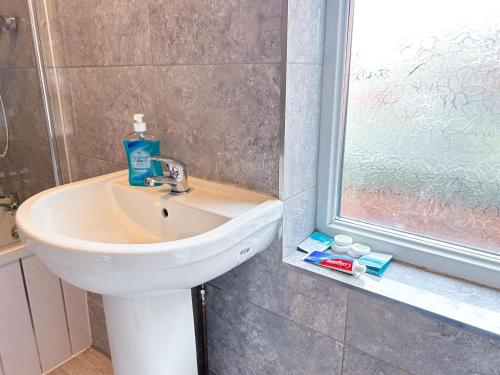 Lovely 2-Bed Apartment in Birmingham, Birmingham (fotografie 9)