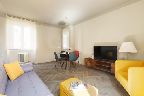 Vatican Stunning 2 BR Apartment - main image
