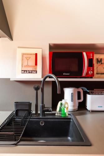 Vatican Stunning 2 BR Apartment - image 2