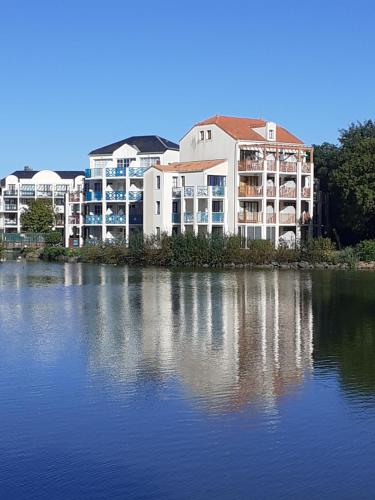 appartement vue sur le lac de bourgenay