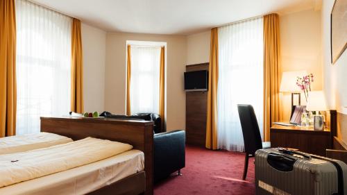 room detail thumbnail 1