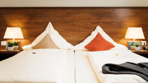 Arcade Hotel - image 10