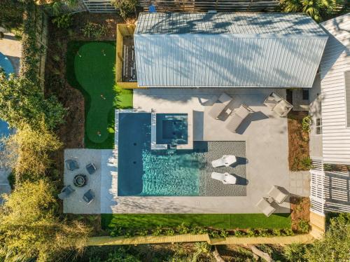 Tabbystone Cottage - 4323 Fourteenth Street