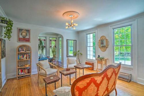 Eclectic Troy Retreat & Hot Tub! in Troy, Vereinigte Staaten von Amerika