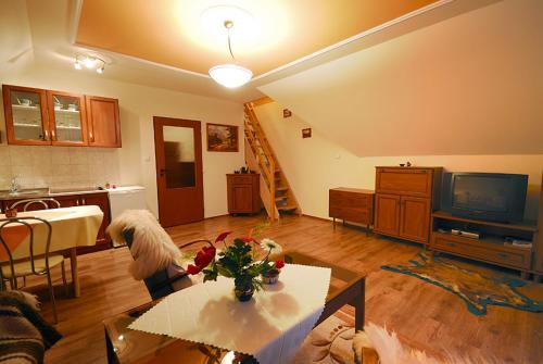 Duplex Apartment (4 Adults)