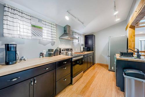 Pet Friendly Creekside Cabin At Darlington in Ligonier, USA