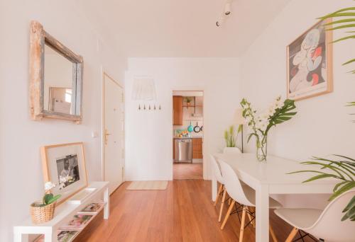 Sunny and Cozy Room with Ensuite Bathroom, Madrid (photo 9)