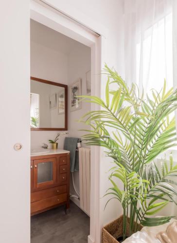 Sunny and Cozy Room with Ensuite Bathroom, Madrid (photo 7)