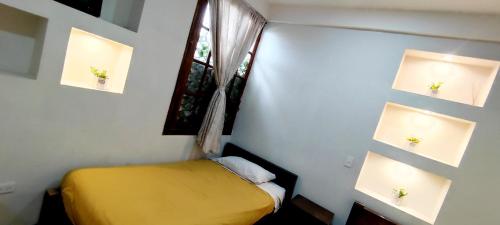 Budget Single Room image 5