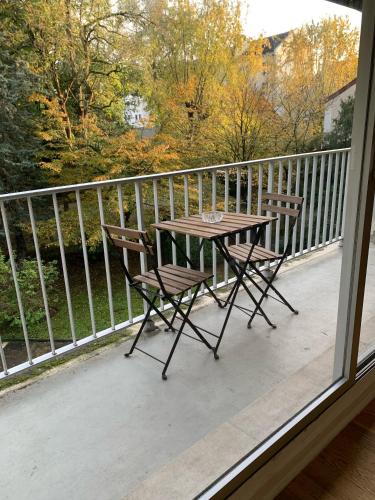 Appartement 12 min Paris - Parking Privé Gratuit - Wifi - Netflix - Balcon (Appartement 12 min Paris - Parking Prive Gratuit - Wifi - Netflix - Balcon) in Enghien-les-Bains