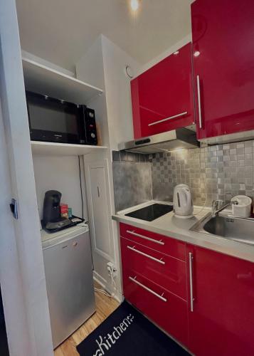 Appartement 12 min Paris - Parking Privé Gratuit - Wifi - Netflix - Balcon (Appartement 12 min Paris - Parking Prive Gratuit - Wifi - Netflix - Balcon) in Enghien-les-Bains