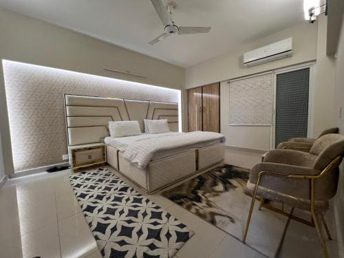 Comfortia Guest House 3 Bed with DringDining - image 2