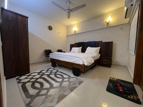 Comfortia Guest House 3 Bed with DringDining - main image