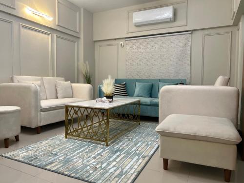 Comfortia Guest House 3 Bed with DringDining - image 4