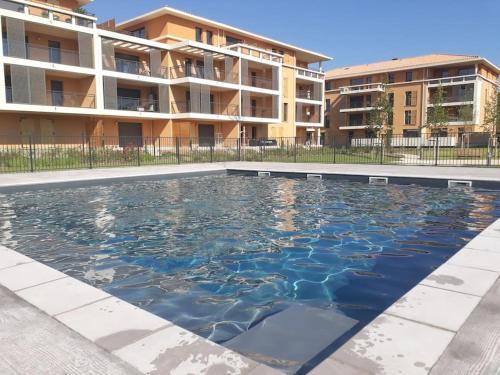 studio avec jardin, piscine et parking - Location saisonnière - Aix-en-Provence