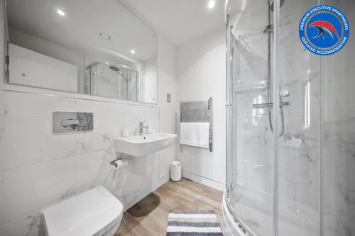 THE ROZVI EMPIRE LUXURY APARTMENTS FOR LONG STAYS - Business,Relocation & Families, Free WiFi, Birmingham (foto 9)