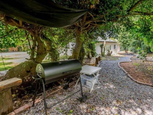Forest side cottage in 老貝斯福德