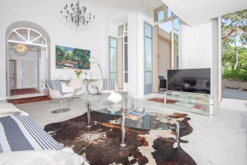 Luxurious Historical Suite 2BDR Pool Tennis Private Beach - Apartment - Roquebrune-Cap-Martin