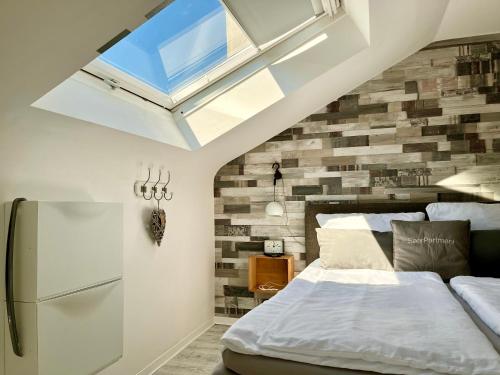 Living at Saarpartments - AdultsOnly - Business & Holiday Homes with Kitchen for Long- and Short Term stay, 3 min to St Johanner Markt and Points of Interest, Saarbrücken (fotografie 3)