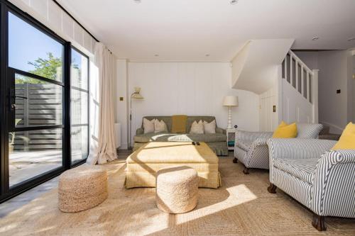 Battersea Set – 3 Bedroom Home with Garden, London (photo 3)