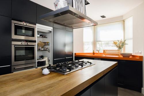 The City Singer - 3 Bedrooms with Garden in Hammersmith - image 10
