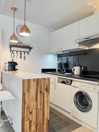 Living at Saarpartments -AdultsOnly- 2 Bedrooms, Kitchen- Business & Holiday Apartments for Long- and Short term Stay, 3 min to Train-Station, Secure E-Bike Parking!, Saarbrücken (fotografie 2)
