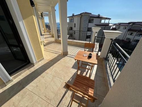 Studio with Sea View image 1