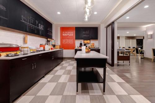 Eten en drinken, Hampton Inn Natchitoches in Natchitoches