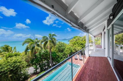 Seascape on Shutehaven - Whitsunday Views Holiday Home