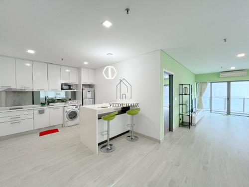 keuken, Mercu Summer Suites @KLCC by Veedu Hauz in Kuala Lumpur City Centre