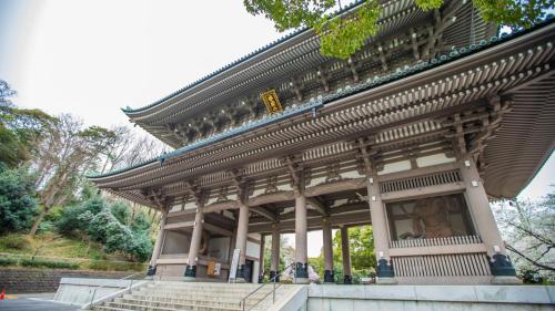 토요쿄 인 요코하마 추루미 에키 히가시 구치 - 주변 명소