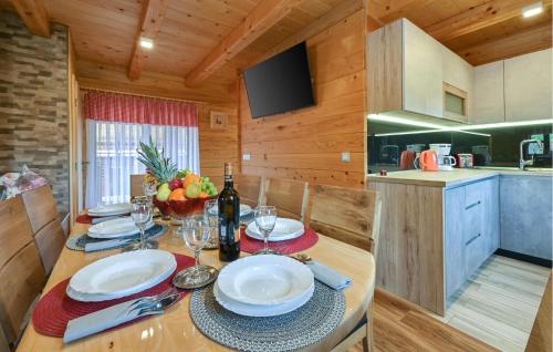 dapur, Cozy Home In Vinogradi Ludbreski With Sauna in Ludbreg