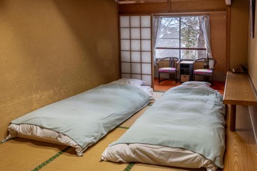 Japanese-Style Twin Room image 2