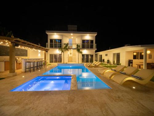 7br Modern Villa 3 Mins From Sosua Beach And Bars